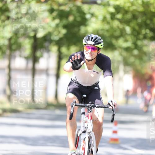 11.08.2024 - GEWOBA Citytriathlon Bremen H.Heesch http://msf.ph/oto/6802596 11.08.2024 12:03:56 Laufen  meine-sportfotos.de