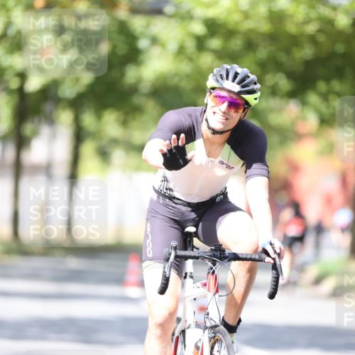 11.08.2024 - GEWOBA Citytriathlon Bremen H.Heesch http://msf.ph/oto/6802604 11.08.2024 12:03:56 Laufen  meine-sportfotos.de