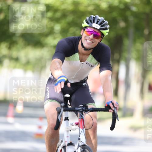 11.08.2024 - GEWOBA Citytriathlon Bremen H.Heesch http://msf.ph/oto/6802612 11.08.2024 12:03:56 Laufen  meine-sportfotos.de