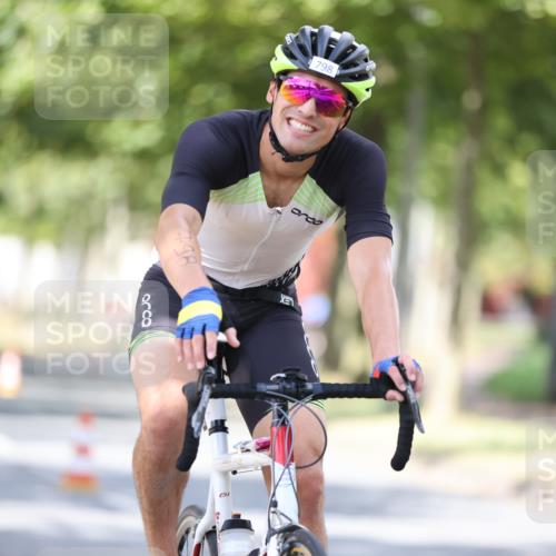 11.08.2024 - GEWOBA Citytriathlon Bremen H.Heesch http://msf.ph/oto/6802614 11.08.2024 12:03:56 Laufen  meine-sportfotos.de