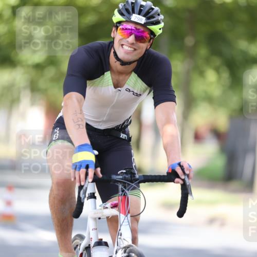 11.08.2024 - GEWOBA Citytriathlon Bremen H.Heesch http://msf.ph/oto/6802616 11.08.2024 12:03:56 Laufen  meine-sportfotos.de