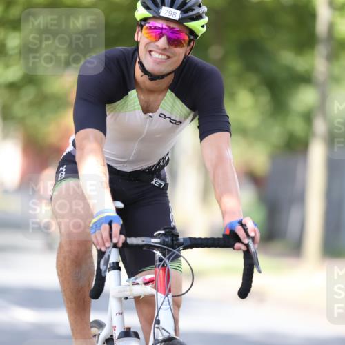 11.08.2024 - GEWOBA Citytriathlon Bremen H.Heesch http://msf.ph/oto/6802617 11.08.2024 12:03:56 Laufen  meine-sportfotos.de