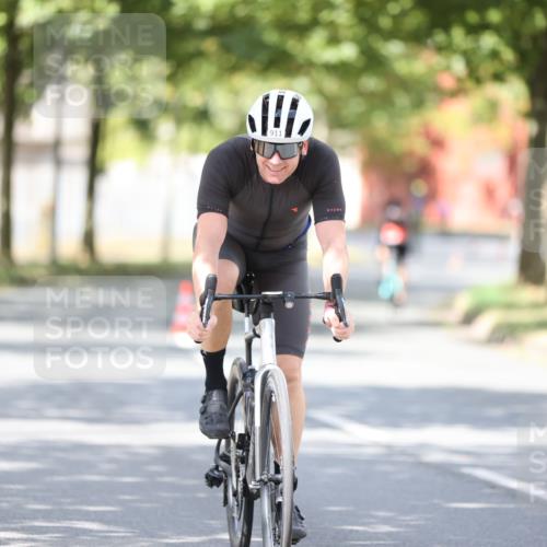 11.08.2024 - GEWOBA Citytriathlon Bremen H.Heesch http://msf.ph/oto/6802633 11.08.2024 12:04:05 Laufen  meine-sportfotos.de