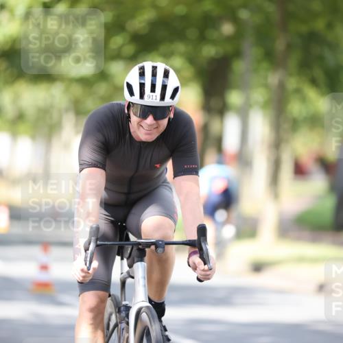 11.08.2024 - GEWOBA Citytriathlon Bremen H.Heesch http://msf.ph/oto/6802647 11.08.2024 12:04:05 Laufen  meine-sportfotos.de