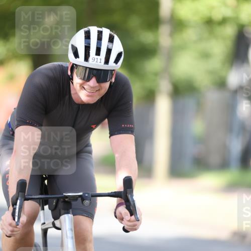 11.08.2024 - GEWOBA Citytriathlon Bremen H.Heesch http://msf.ph/oto/6802657 11.08.2024 12:04:05 Laufen  meine-sportfotos.de