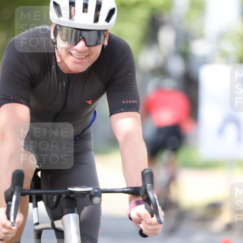 11.08.2024 - GEWOBA Citytriathlon Bremen H.Heesch http://msf.ph/oto/6802662 11.08.2024 12:04:05 Laufen  meine-sportfotos.de