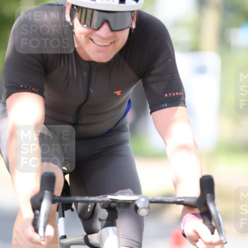 11.08.2024 - GEWOBA Citytriathlon Bremen H.Heesch http://msf.ph/oto/6802666 11.08.2024 12:04:06 Laufen  meine-sportfotos.de