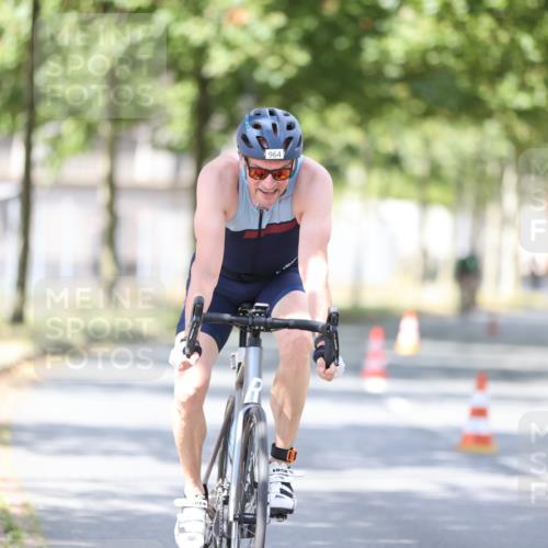 11.08.2024 - GEWOBA Citytriathlon Bremen H.Heesch http://msf.ph/oto/6802676 11.08.2024 12:04:09 Laufen  meine-sportfotos.de