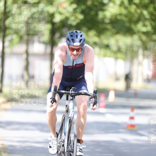 11.08.2024 - GEWOBA Citytriathlon Bremen H.Heesch http://msf.ph/oto/6802678 11.08.2024 12:04:09 Laufen  meine-sportfotos.de