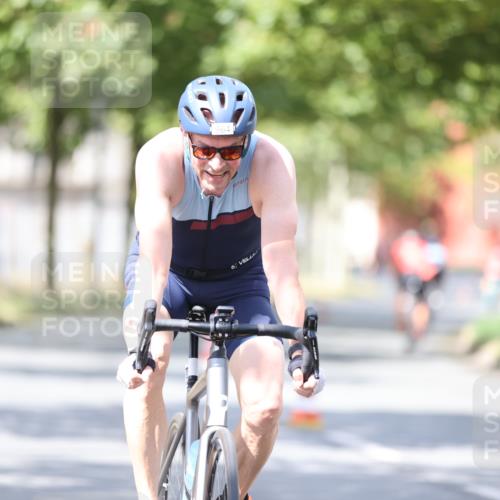 11.08.2024 - GEWOBA Citytriathlon Bremen H.Heesch http://msf.ph/oto/6802690 11.08.2024 12:04:09 Laufen  meine-sportfotos.de