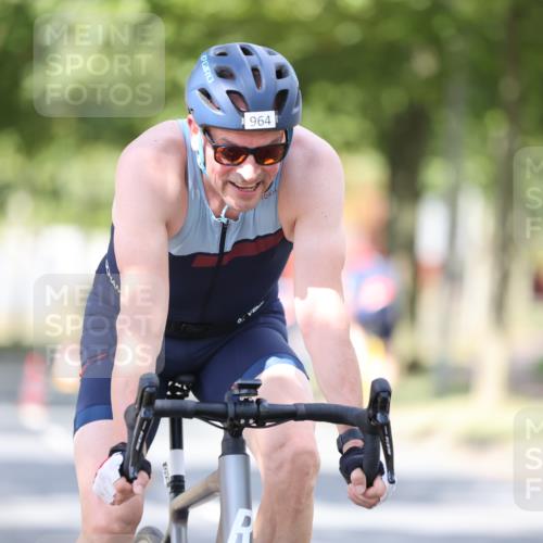 11.08.2024 - GEWOBA Citytriathlon Bremen H.Heesch http://msf.ph/oto/6802702 11.08.2024 12:04:09 Laufen  meine-sportfotos.de