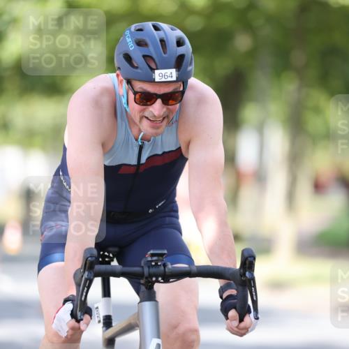 11.08.2024 - GEWOBA Citytriathlon Bremen H.Heesch http://msf.ph/oto/6802704 11.08.2024 12:04:09 Laufen  meine-sportfotos.de