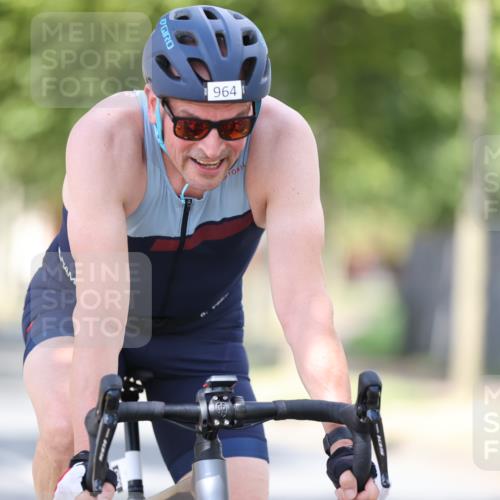 11.08.2024 - GEWOBA Citytriathlon Bremen H.Heesch http://msf.ph/oto/6802708 11.08.2024 12:04:10 Laufen  meine-sportfotos.de