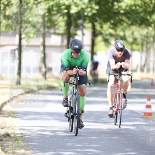 11.08.2024 - GEWOBA Citytriathlon Bremen H.Heesch http://msf.ph/oto/6802730 11.08.2024 12:04:16 Laufen  meine-sportfotos.de