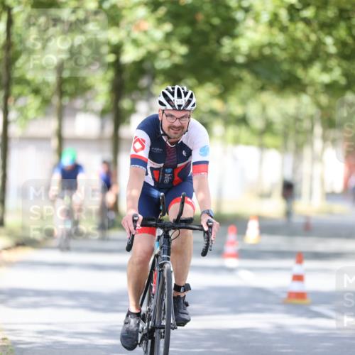 11.08.2024 - GEWOBA Citytriathlon Bremen H.Heesch http://msf.ph/oto/6802768 11.08.2024 12:04:20 Laufen  meine-sportfotos.de