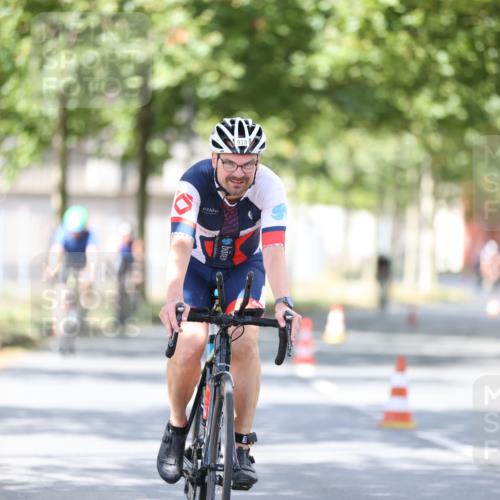 11.08.2024 - GEWOBA Citytriathlon Bremen H.Heesch http://msf.ph/oto/6802770 11.08.2024 12:04:20 Laufen  meine-sportfotos.de
