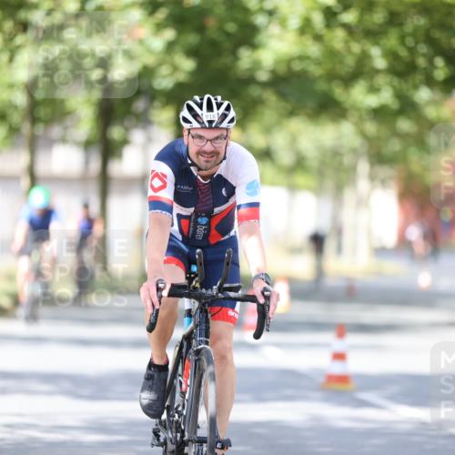 11.08.2024 - GEWOBA Citytriathlon Bremen H.Heesch http://msf.ph/oto/6802773 11.08.2024 12:04:20 Laufen  meine-sportfotos.de