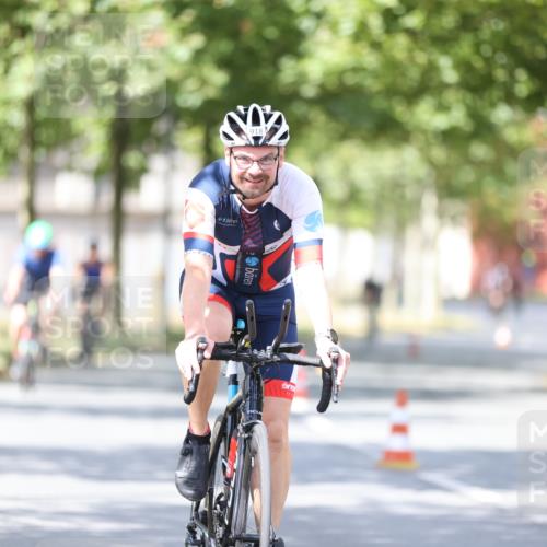 11.08.2024 - GEWOBA Citytriathlon Bremen H.Heesch http://msf.ph/oto/6802775 11.08.2024 12:04:20 Laufen  meine-sportfotos.de