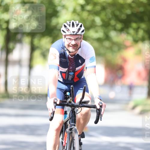 11.08.2024 - GEWOBA Citytriathlon Bremen H.Heesch http://msf.ph/oto/6802785 11.08.2024 12:04:20 Laufen  meine-sportfotos.de