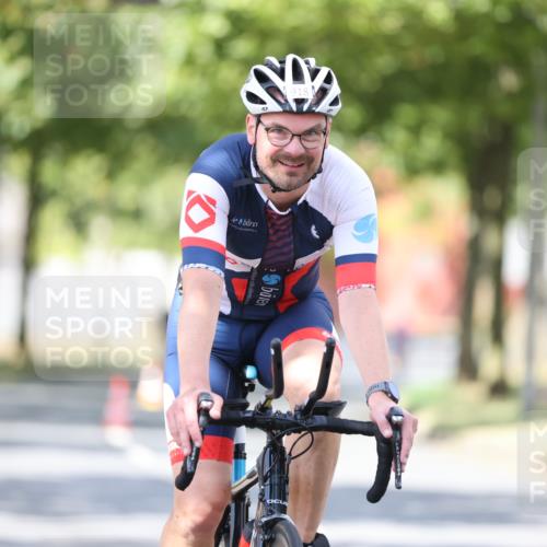 11.08.2024 - GEWOBA Citytriathlon Bremen H.Heesch http://msf.ph/oto/6802791 11.08.2024 12:04:20 Laufen  meine-sportfotos.de