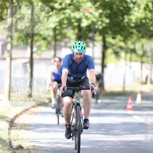 11.08.2024 - GEWOBA Citytriathlon Bremen H.Heesch http://msf.ph/oto/6802801 11.08.2024 12:04:23 Laufen  meine-sportfotos.de