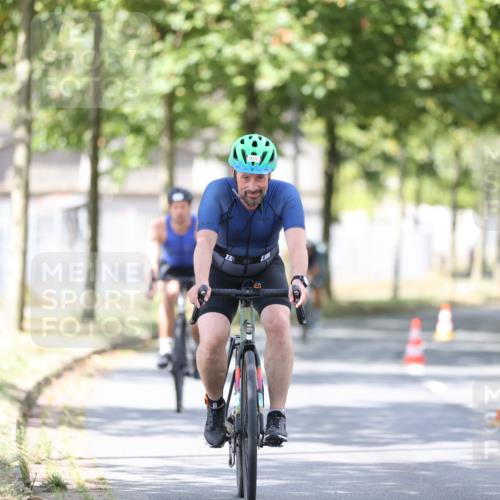 11.08.2024 - GEWOBA Citytriathlon Bremen H.Heesch http://msf.ph/oto/6802803 11.08.2024 12:04:23 Laufen  meine-sportfotos.de