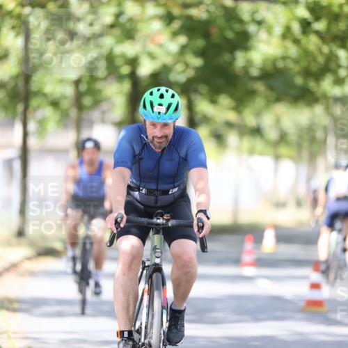 11.08.2024 - GEWOBA Citytriathlon Bremen H.Heesch http://msf.ph/oto/6802818 11.08.2024 12:04:23 Laufen  meine-sportfotos.de