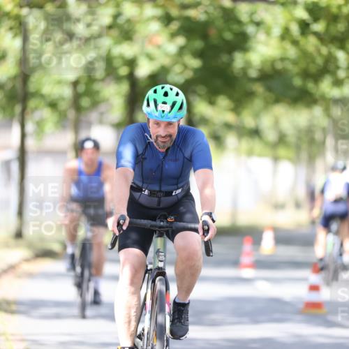 11.08.2024 - GEWOBA Citytriathlon Bremen H.Heesch http://msf.ph/oto/6802820 11.08.2024 12:04:23 Laufen  meine-sportfotos.de