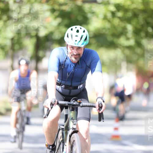 11.08.2024 - GEWOBA Citytriathlon Bremen H.Heesch http://msf.ph/oto/6802834 11.08.2024 12:04:24 Laufen  meine-sportfotos.de