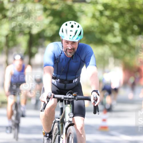 11.08.2024 - GEWOBA Citytriathlon Bremen H.Heesch http://msf.ph/oto/6802836 11.08.2024 12:04:24 Laufen  meine-sportfotos.de