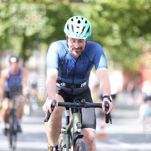 11.08.2024 - GEWOBA Citytriathlon Bremen H.Heesch http://msf.ph/oto/6802840 11.08.2024 12:04:24 Laufen  meine-sportfotos.de