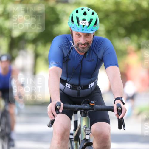 11.08.2024 - GEWOBA Citytriathlon Bremen H.Heesch http://msf.ph/oto/6802846 11.08.2024 12:04:24 Laufen  meine-sportfotos.de