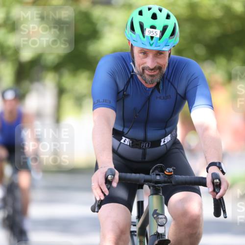 11.08.2024 - GEWOBA Citytriathlon Bremen H.Heesch http://msf.ph/oto/6802848 11.08.2024 12:04:24 Laufen  meine-sportfotos.de