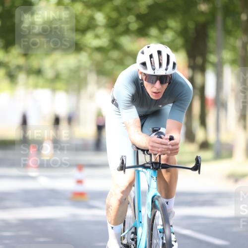11.08.2024 - GEWOBA Citytriathlon Bremen H.Heesch http://msf.ph/oto/6802876 11.08.2024 12:04:27 Laufen  meine-sportfotos.de
