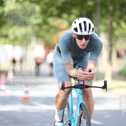 11.08.2024 - GEWOBA Citytriathlon Bremen H.Heesch http://msf.ph/oto/6802880 11.08.2024 12:04:27 Laufen  meine-sportfotos.de