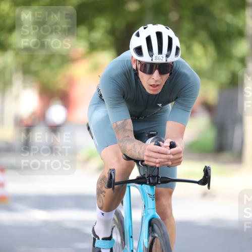 11.08.2024 - GEWOBA Citytriathlon Bremen H.Heesch http://msf.ph/oto/6802884 11.08.2024 12:04:27 Laufen  meine-sportfotos.de
