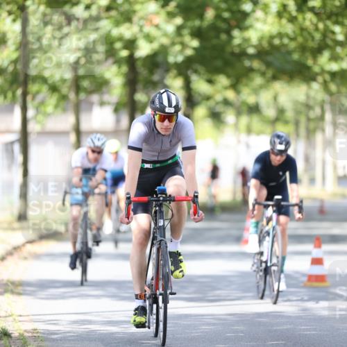 11.08.2024 - GEWOBA Citytriathlon Bremen H.Heesch http://msf.ph/oto/6802896 11.08.2024 12:04:32 Laufen  meine-sportfotos.de