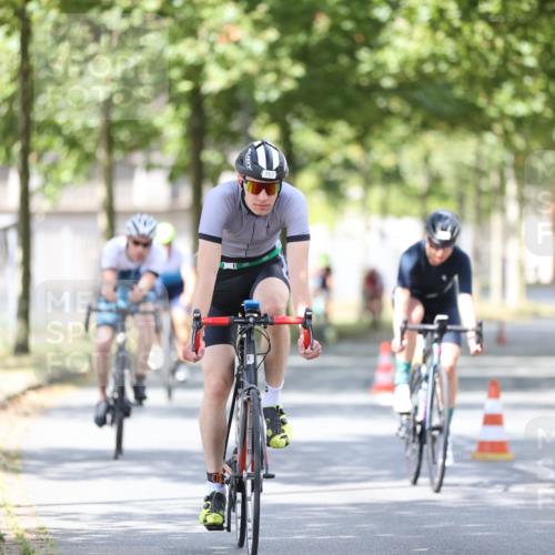 11.08.2024 - GEWOBA Citytriathlon Bremen H.Heesch http://msf.ph/oto/6802898 11.08.2024 12:04:32 Laufen  meine-sportfotos.de