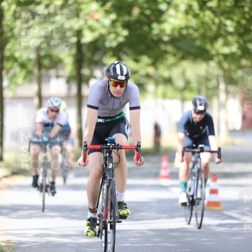 11.08.2024 - GEWOBA Citytriathlon Bremen H.Heesch http://msf.ph/oto/6802902 11.08.2024 12:04:32 Laufen  meine-sportfotos.de