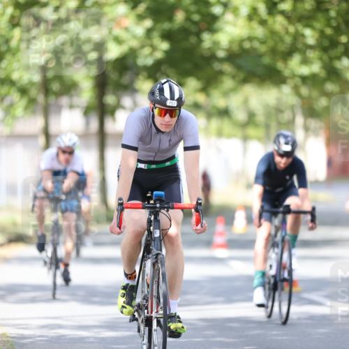 11.08.2024 - GEWOBA Citytriathlon Bremen H.Heesch http://msf.ph/oto/6802905 11.08.2024 12:04:33 Laufen  meine-sportfotos.de