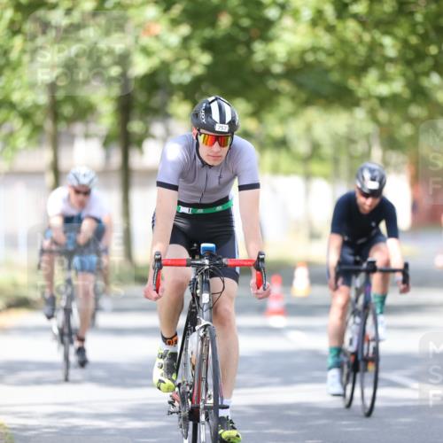 11.08.2024 - GEWOBA Citytriathlon Bremen H.Heesch http://msf.ph/oto/6802907 11.08.2024 12:04:33 Laufen  meine-sportfotos.de