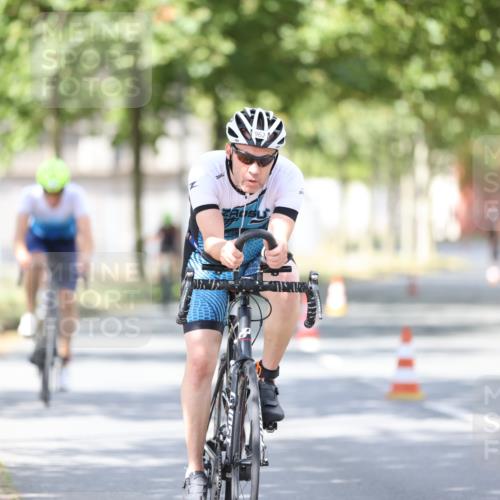 11.08.2024 - GEWOBA Citytriathlon Bremen H.Heesch http://msf.ph/oto/6802922 11.08.2024 12:04:34 Laufen  meine-sportfotos.de