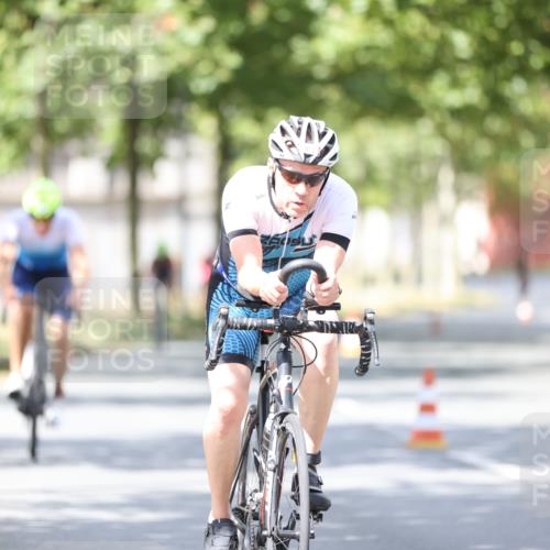 11.08.2024 - GEWOBA Citytriathlon Bremen H.Heesch http://msf.ph/oto/6802926 11.08.2024 12:04:34 Laufen  meine-sportfotos.de
