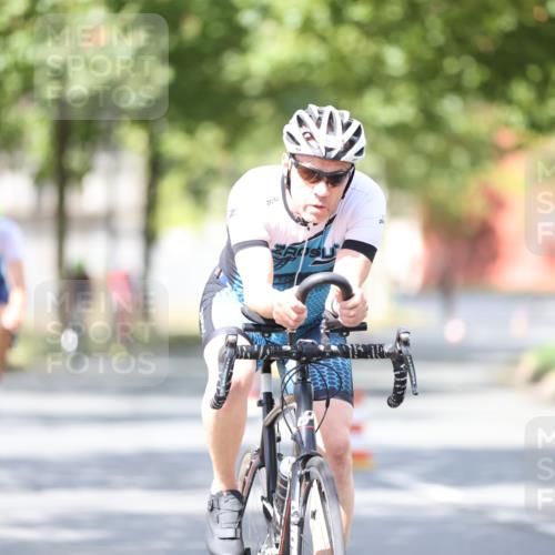 11.08.2024 - GEWOBA Citytriathlon Bremen H.Heesch http://msf.ph/oto/6802934 11.08.2024 12:04:34 Laufen  meine-sportfotos.de