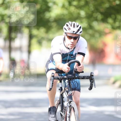 11.08.2024 - GEWOBA Citytriathlon Bremen H.Heesch http://msf.ph/oto/6802936 11.08.2024 12:04:34 Laufen  meine-sportfotos.de