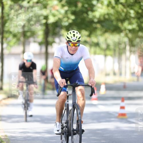 11.08.2024 - GEWOBA Citytriathlon Bremen H.Heesch http://msf.ph/oto/6802938 11.08.2024 12:04:35 Laufen  meine-sportfotos.de