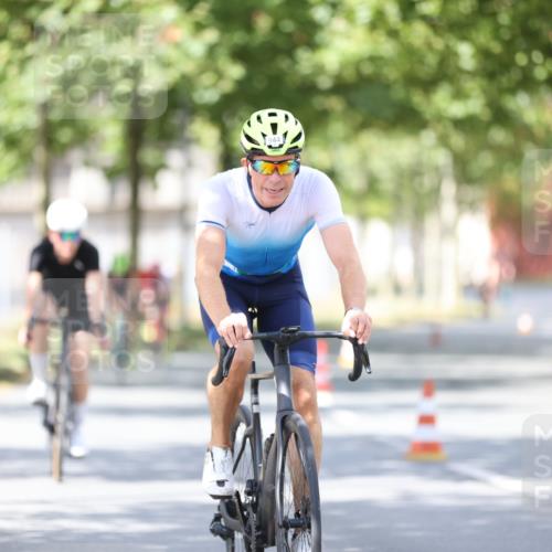 11.08.2024 - GEWOBA Citytriathlon Bremen H.Heesch http://msf.ph/oto/6802942 11.08.2024 12:04:35 Laufen  meine-sportfotos.de