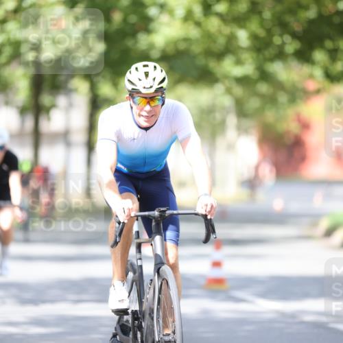 11.08.2024 - GEWOBA Citytriathlon Bremen H.Heesch http://msf.ph/oto/6802946 11.08.2024 12:04:35 Laufen  meine-sportfotos.de