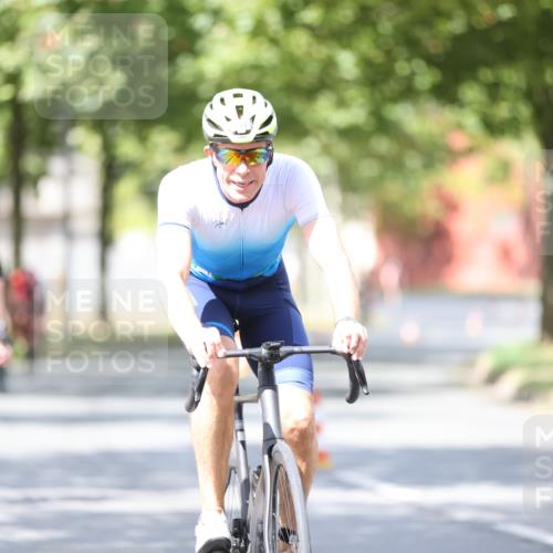 11.08.2024 - GEWOBA Citytriathlon Bremen H.Heesch http://msf.ph/oto/6802950 11.08.2024 12:04:35 Laufen  meine-sportfotos.de