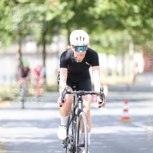 11.08.2024 - GEWOBA Citytriathlon Bremen H.Heesch http://msf.ph/oto/6802955 11.08.2024 12:04:36 Laufen  meine-sportfotos.de